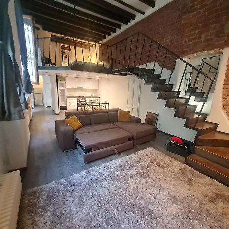 Isola - Ugo Bassi Charme Loft Apartment Milan Luaran gambar