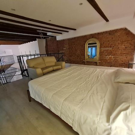 Isola - Ugo Bassi Charme Loft Apartment Milan Luaran gambar