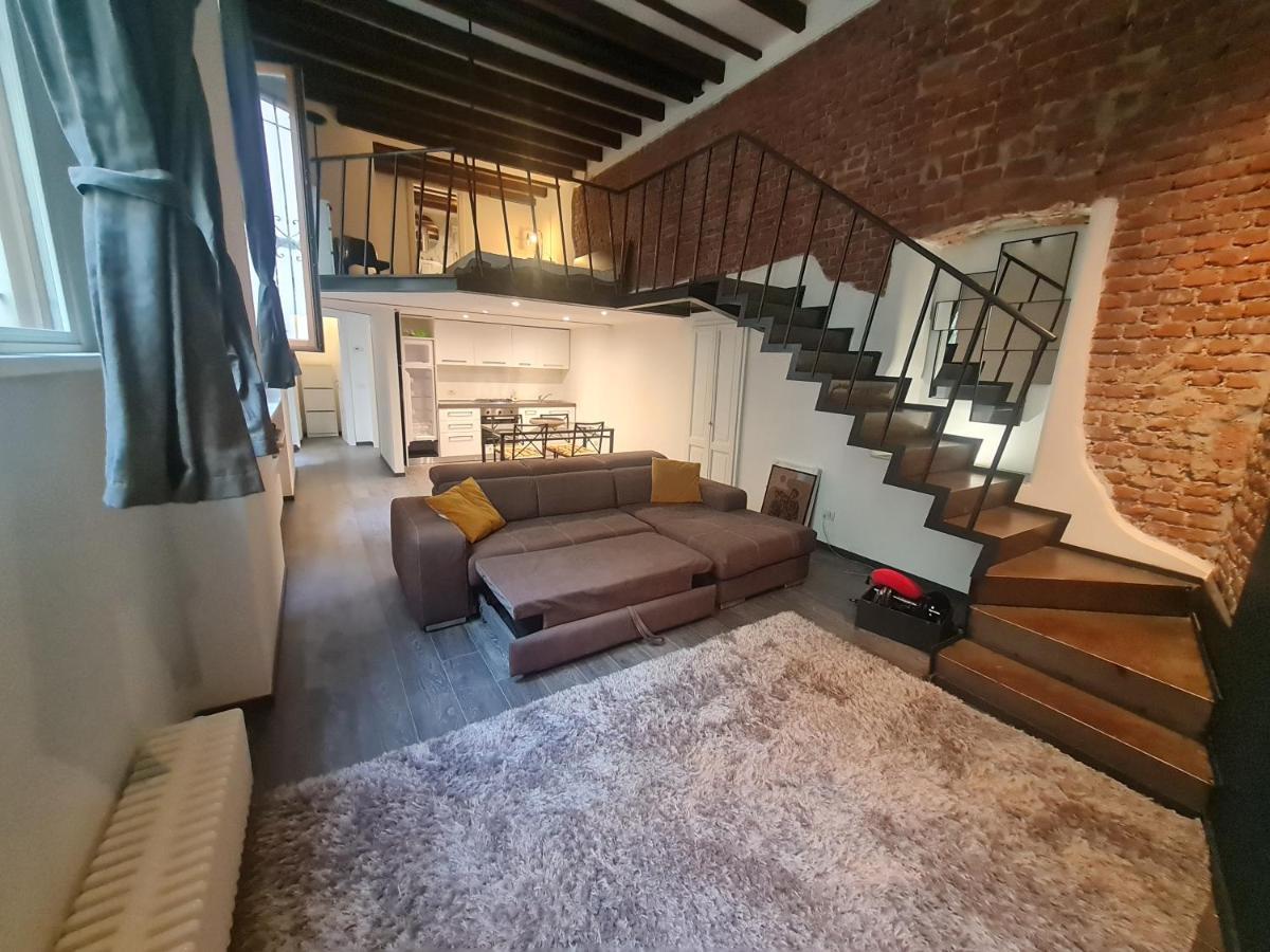 Isola - Ugo Bassi Charme Loft Apartment Milan Luaran gambar