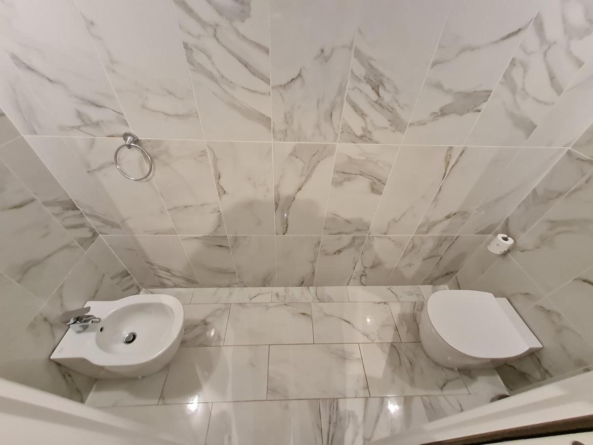 Isola - Ugo Bassi Charme Loft Apartment Milan Luaran gambar