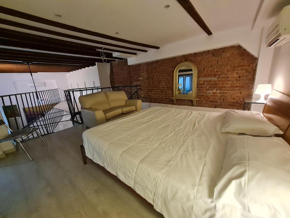 Isola - Ugo Bassi Charme Loft Apartment Milan Luaran gambar
